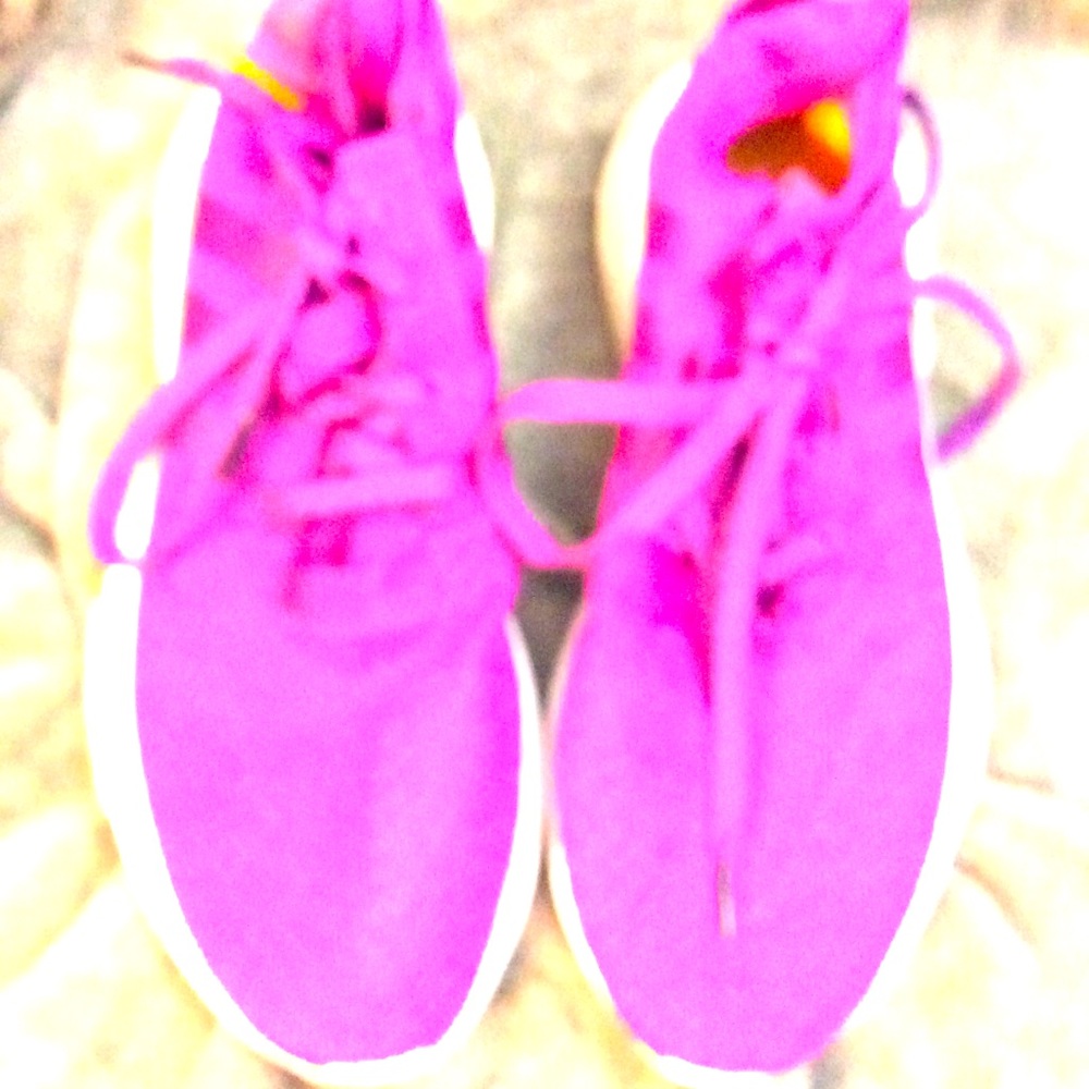 EUC Adidas tennis shoes